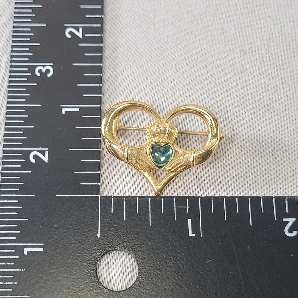 Avon NR Nina Ricci Claddagh Heart Brooch Gold Tone Aqua Rhinestone Pin Irish
